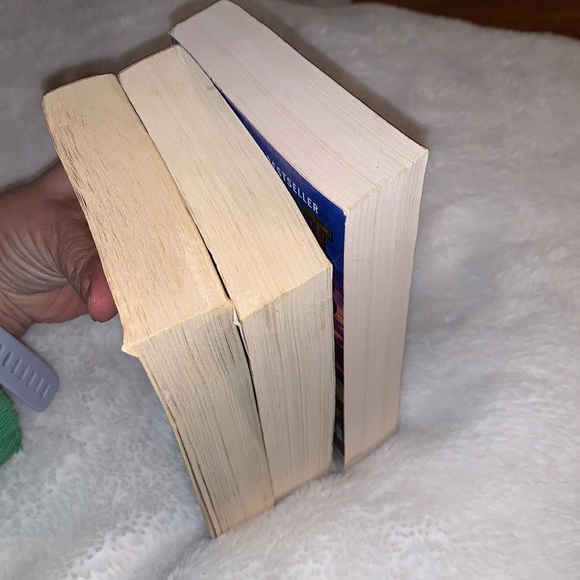 SALE!! Stuart Woods set of 3 thriller books - Picture 3 of 9